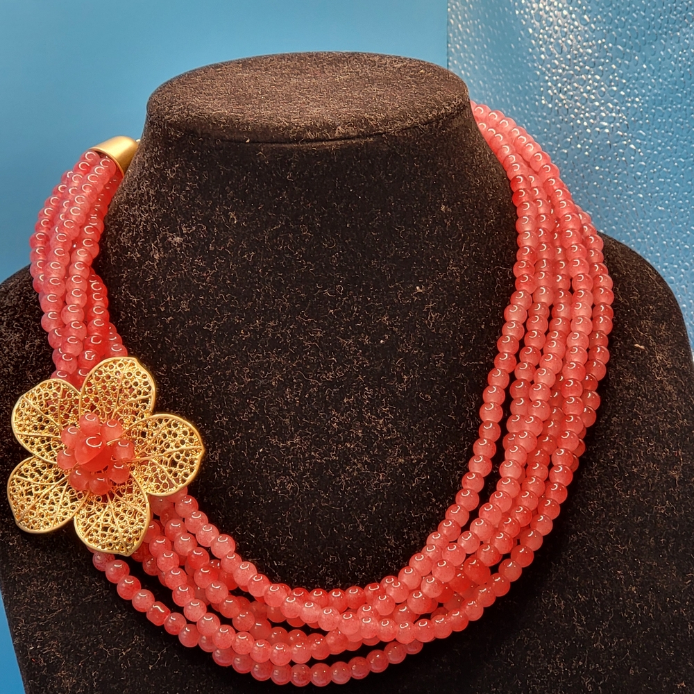 Beautiful 6 Strand Lustre Pearl Necklace. 18" Plus Fastener.